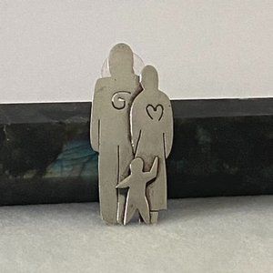 Sterling Silver 925 Far Fetched Family Pin Brooch